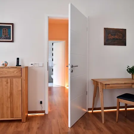 Like Apartment